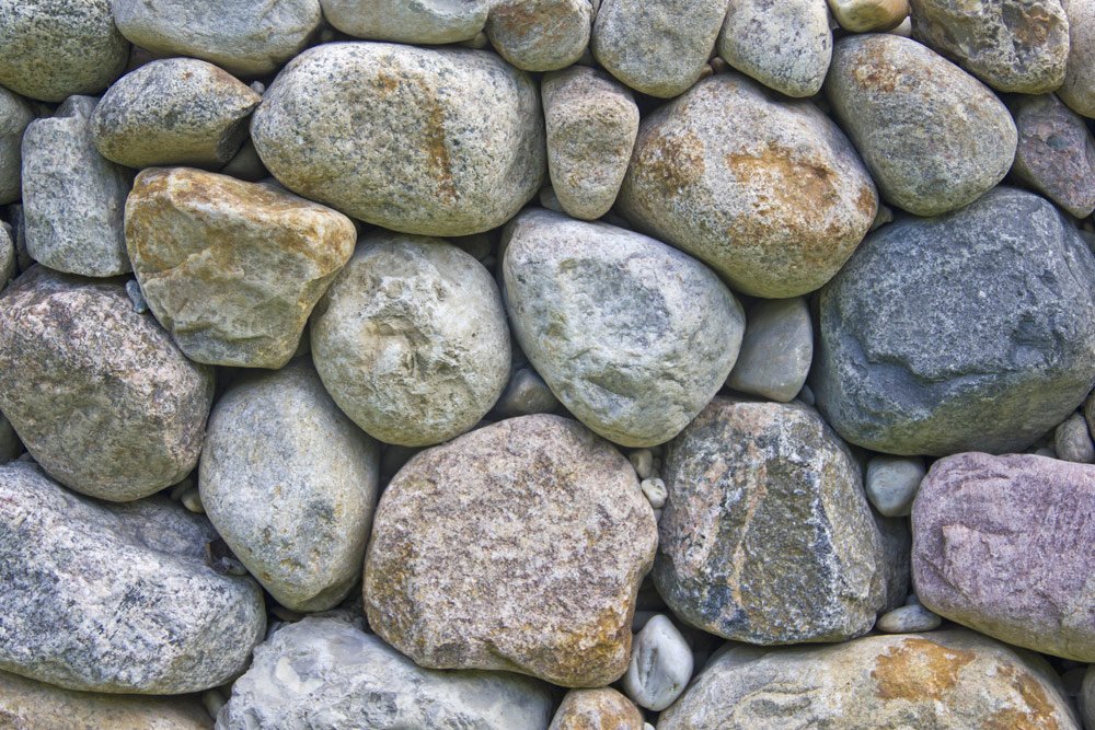verschiedene Steinarten eignen sich als Quellstein Quellstein: Steinarten