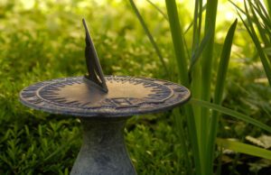 Gartenuhr Modell Sonnenuhr