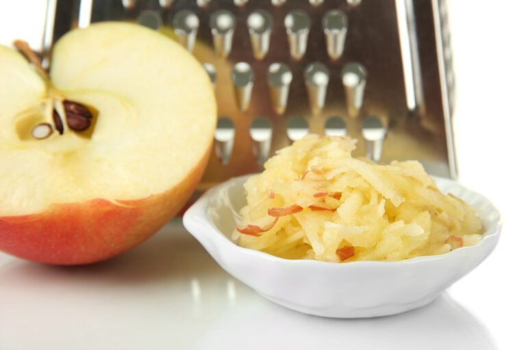 Apfel reiben – 5 verschiedene Möglichkeiten vorgestellt