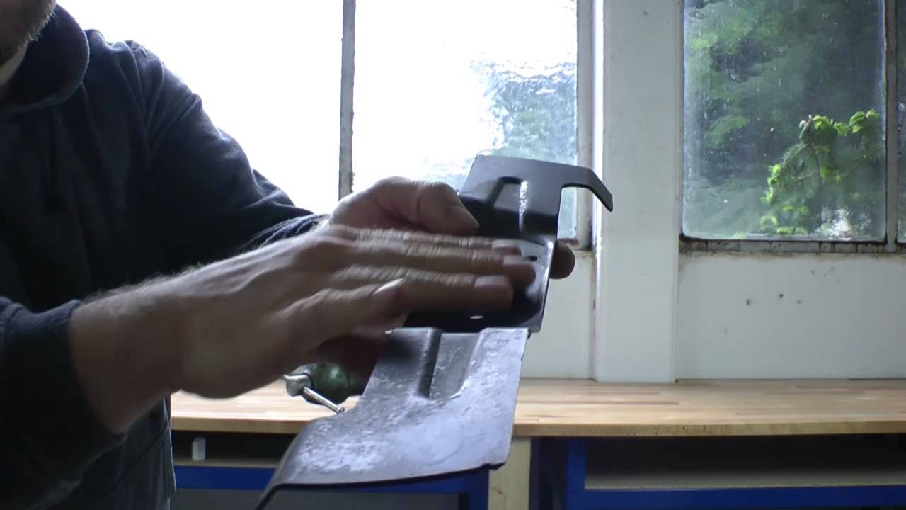 Video: Rasenmähermesser schärfen – Scharfe Schneide für einen sauberen Schnitt