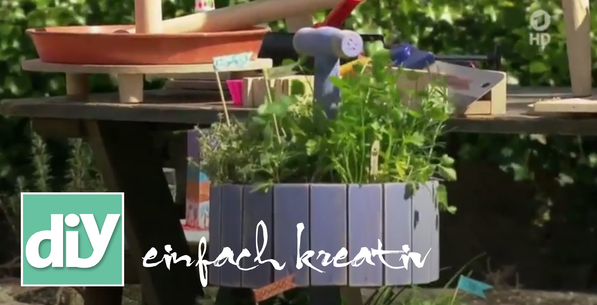 Video: Riesenetagere für Kräuter selber bauen – So einfach geht’s