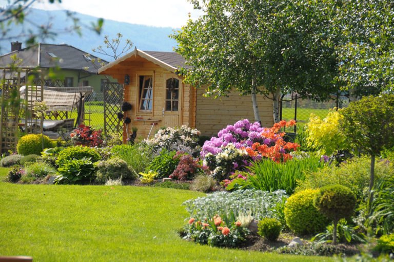 Gartenhaus praktisch einrichten – alles unter einem Dach mit diesen 3 Tipps