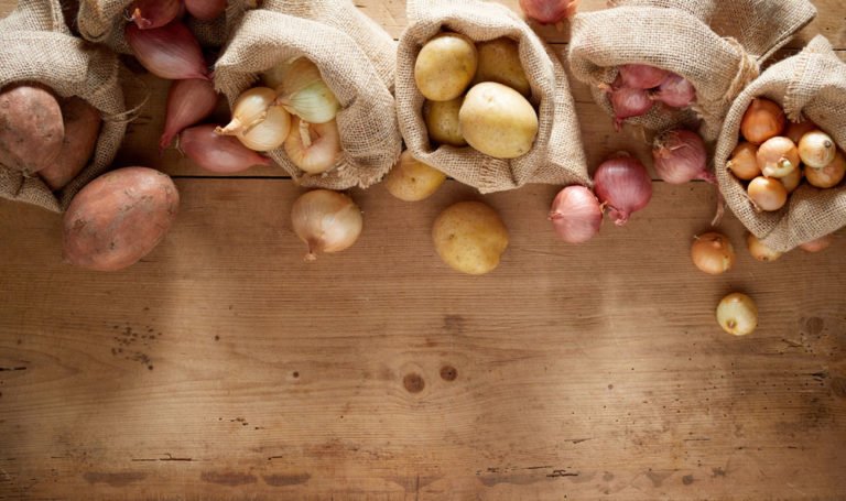 Kartoffeln und Zwiebeln lagern