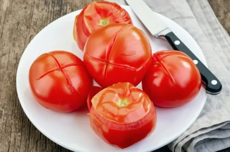 Tomaten nach dem Blanchieren.