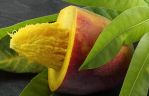 Mango entkernen