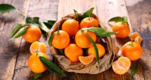 Clementine mit leicht oranger Schale