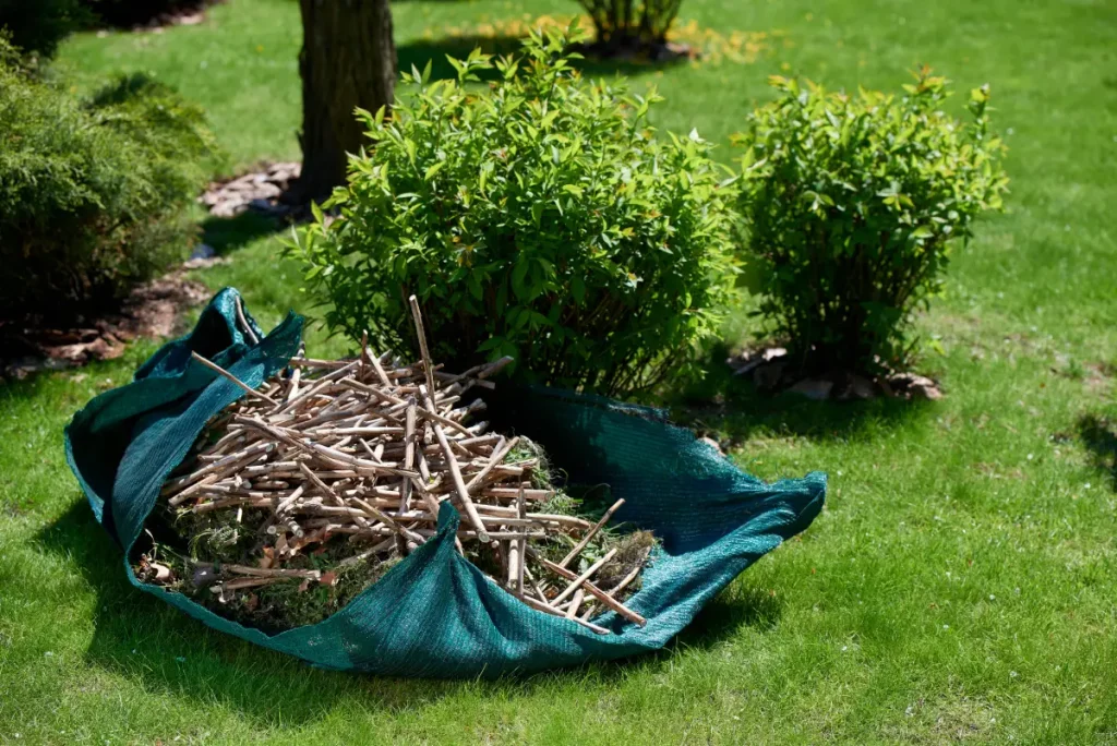 Gartenabfälle zerkleinern ohne Häcksler – Tipps & wichtige Informationen Gartenabfälle zerkleinern ohne Häcksler