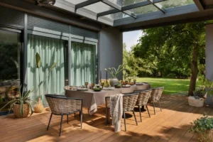 Moderne Terrassenüberdachung: So wird dein Garten pflegeleicht und stilvoll Moderne Terrassenüberdachung: So wird dein Garten pflegeleicht und stilvoll