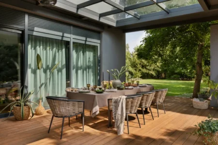 Moderne Terrassenüberdachung: So wird dein Garten pflegeleicht und stilvoll